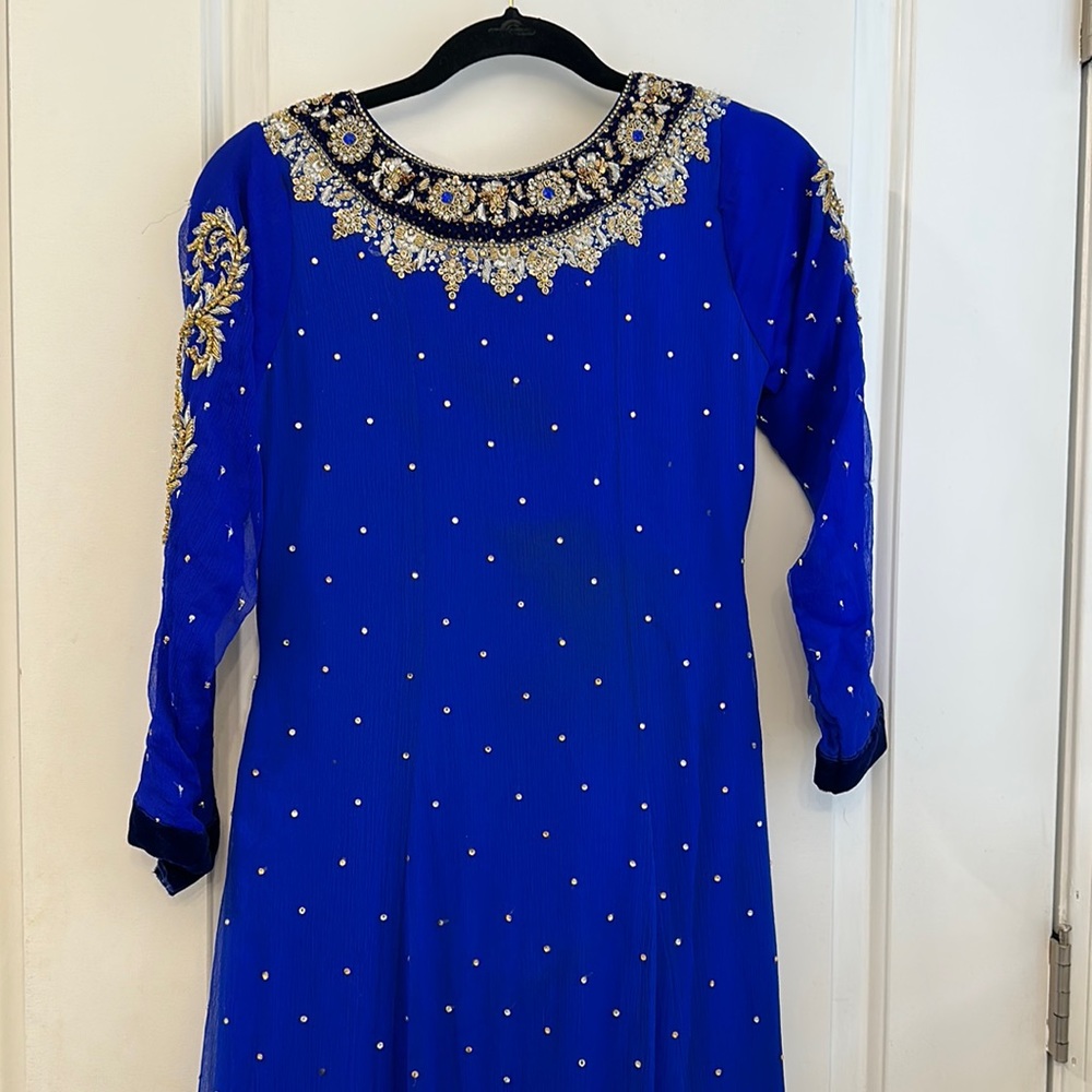 Indian / Pakistani dress 2 pcs. Desi dress perfect outfit for formal/ party